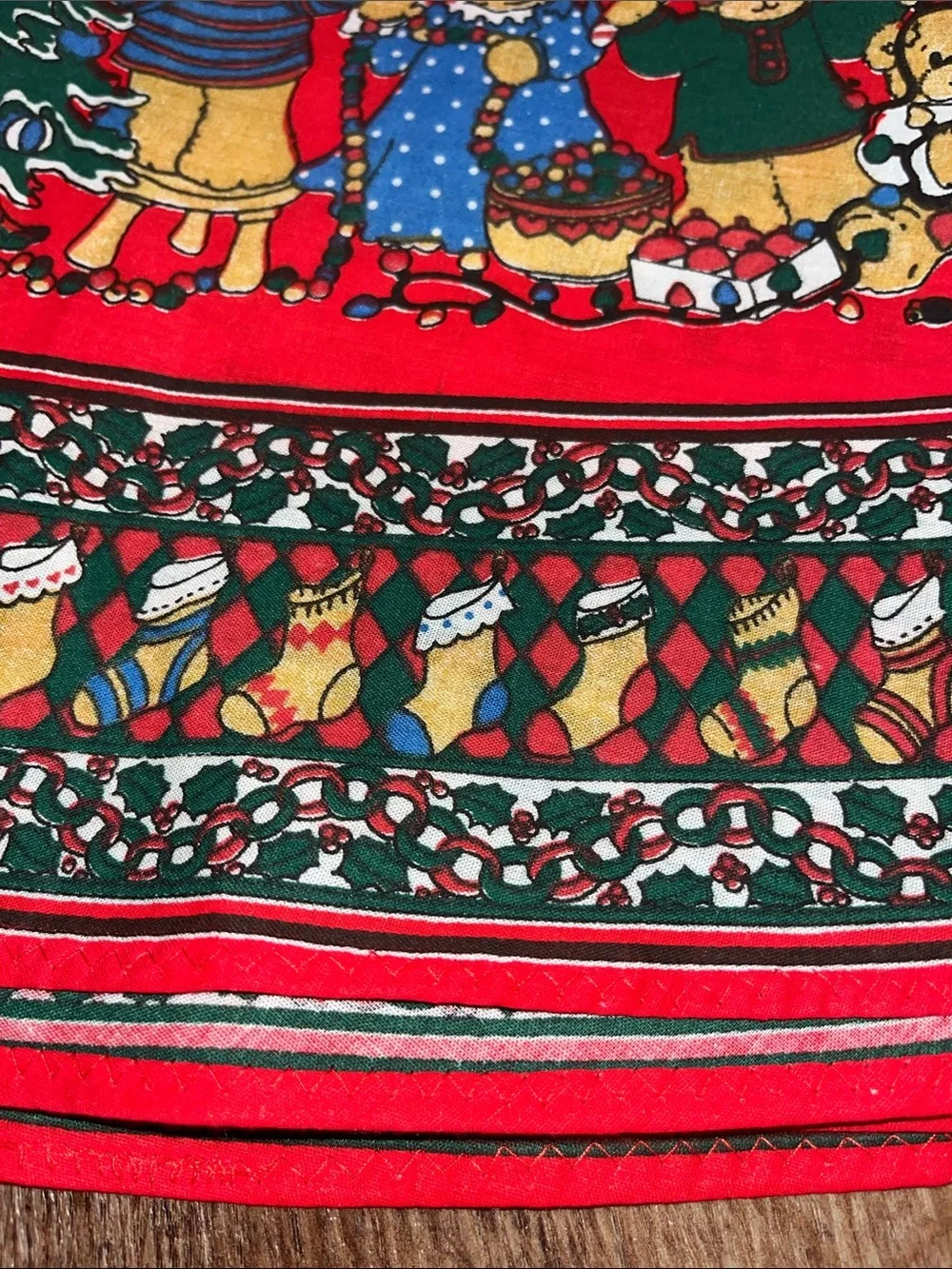 Lucy Rigg-1987 Teddy Christmas 60 inch tablecloth round